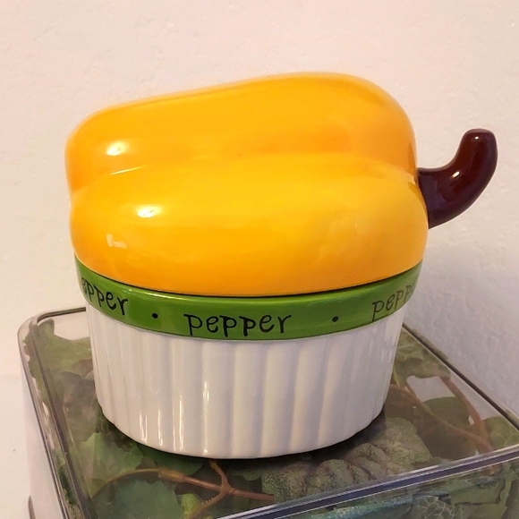 Certified International 4 Pepper Casserole Dishes by Judy Phipps - Picture 8 of 13